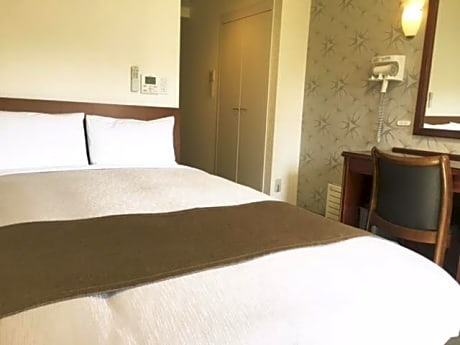 Semi Double Room - Smoking