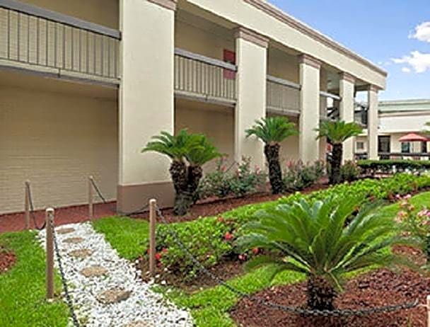 Travelodge by Wyndham New Orleans Harvey Hotel