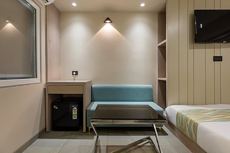 Hotel Red Vibe Unit Of RVS