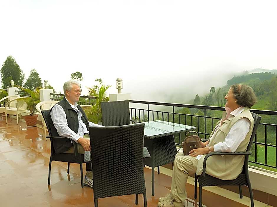 Mount 'n' Mist Hotel