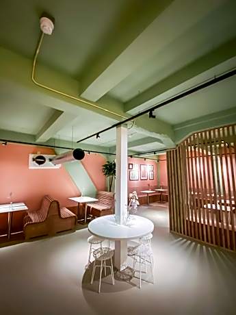 Bed in 10-Bed Mixed Dormitory Room