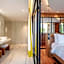 Renaissance by Marriott Paris Republique Hotel