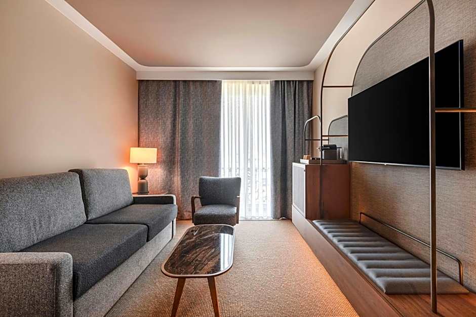 AC Hotel Palacio Universal