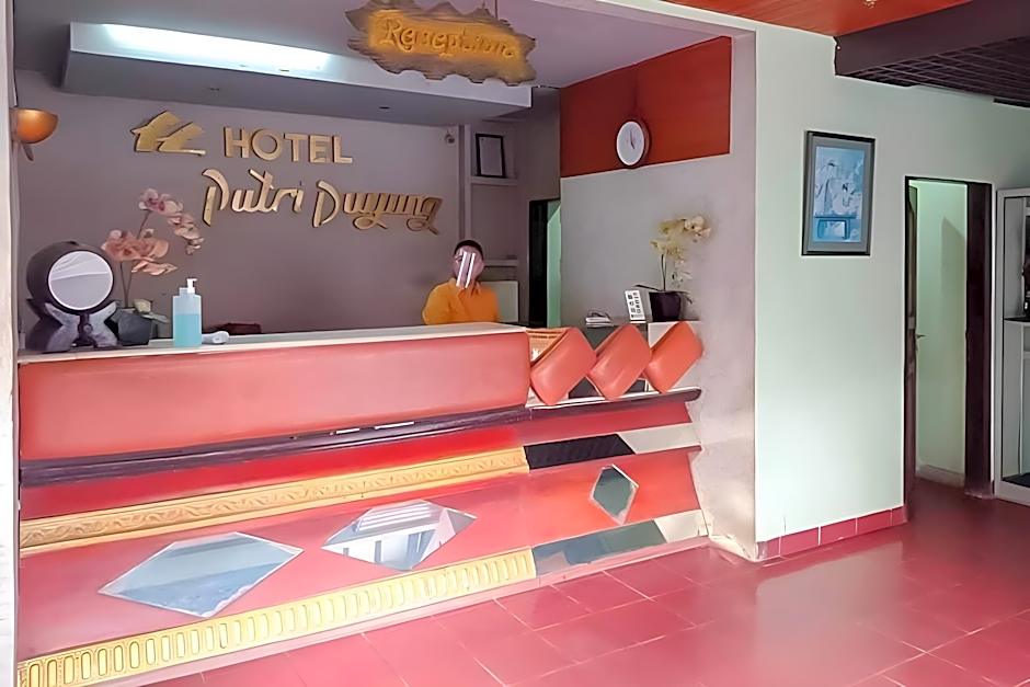 RedDoorz Plus near Tugu Mercusuar Anyer
