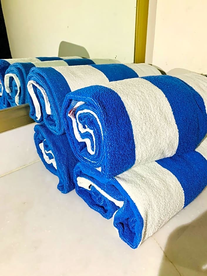 VILLA PARA 5P 4A 1M dentro del Hotel a un lado del Krystal IXTAPA Con Playa WiFi