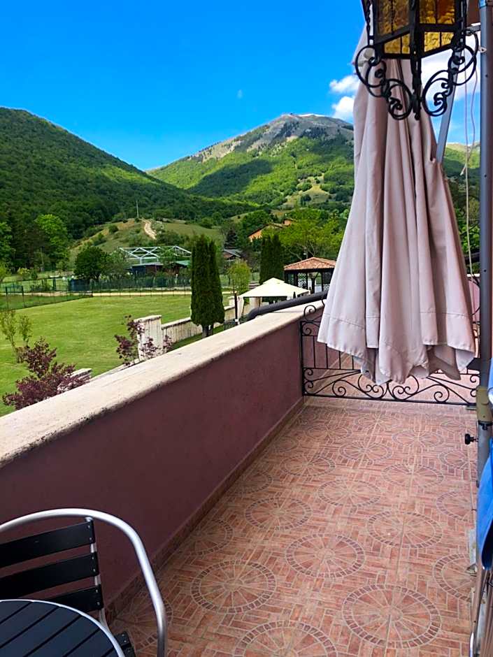 Hotel Bucaneve