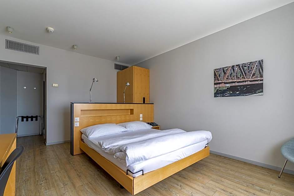 Royal Hotel - Urban Living