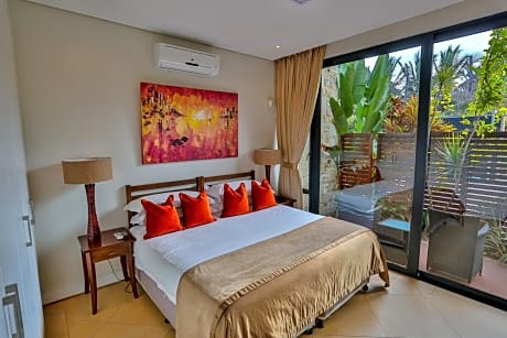 Standard Double Room with Garden View and Balcony
