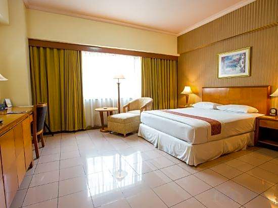  Asuka Hotel MM2100 Industrial Town