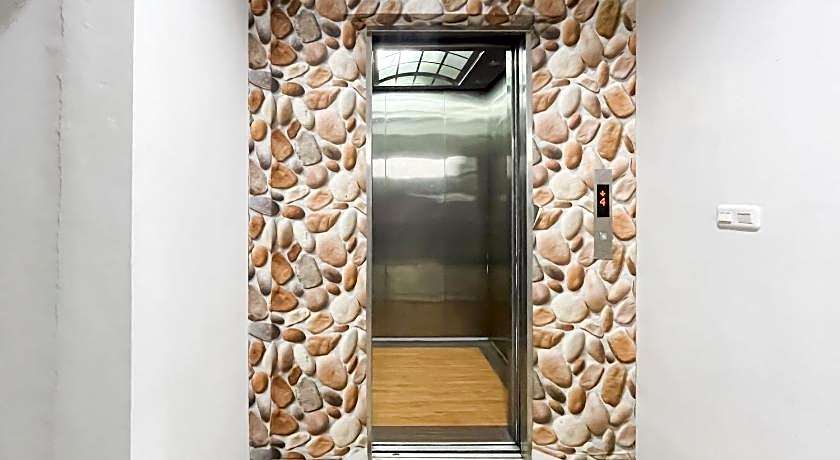 Capital O 93589 Hotel Wongso Syariah