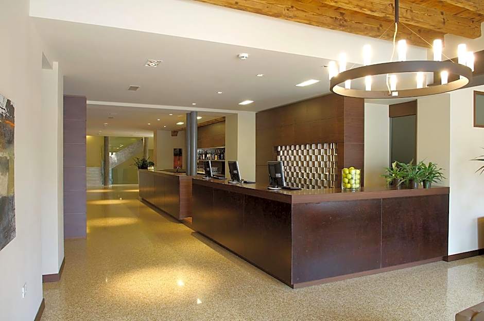 Sweet Hotel