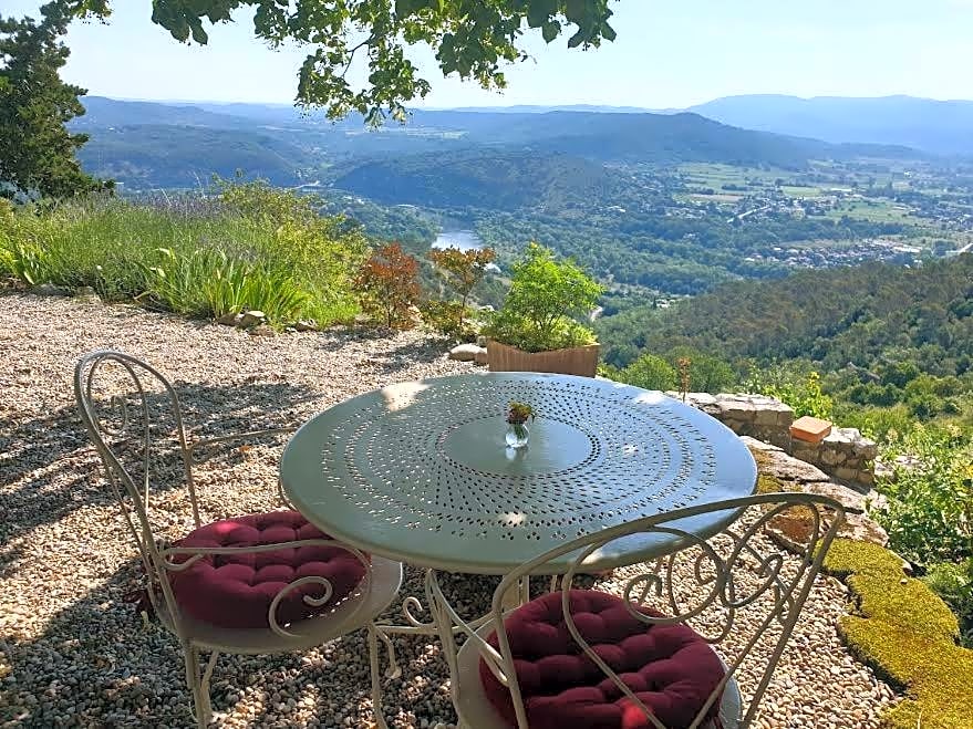 Le rocher de Sampzon