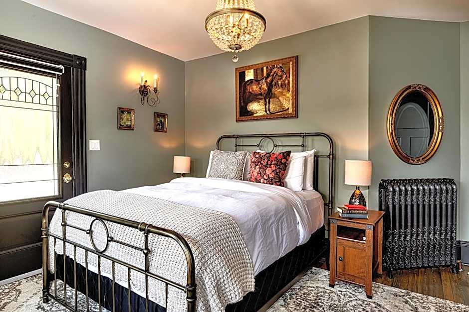 Slaymaker & Nichols Gastro House & Inn