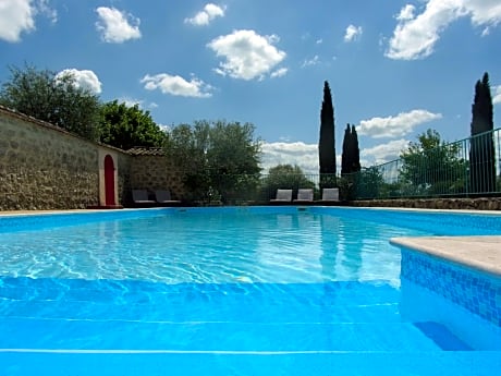 Gîte le MAGNAN, 50 m2, charme, nature, terrasse, piscine chauffée, sud Ardèche