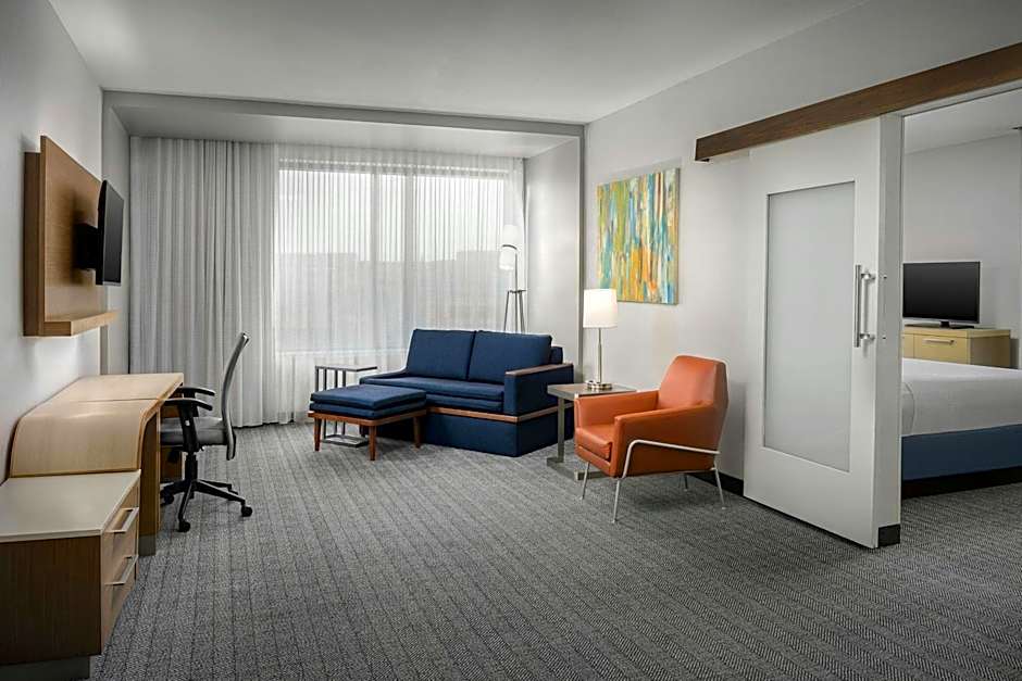 Courtyard by Marriott Muncie at Horizon Convention Center