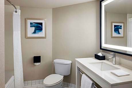 Junior Suite with Harbor View