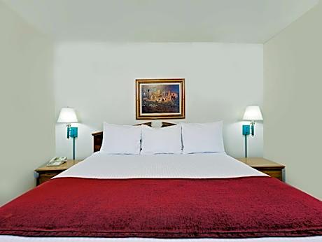 One-Bedroom King Suite - Non-Smoking