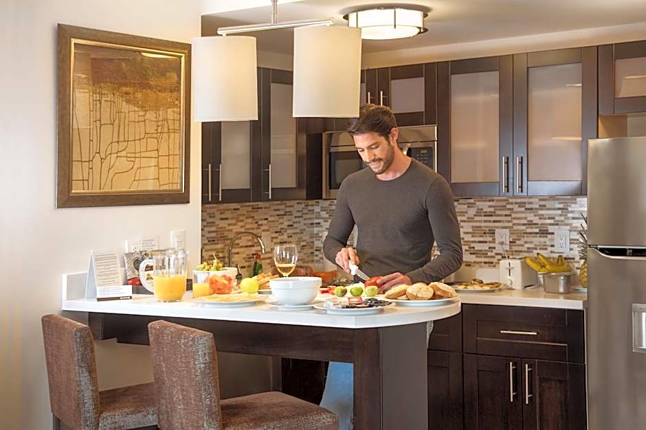 Staybridge Suites Irapuato By IHG