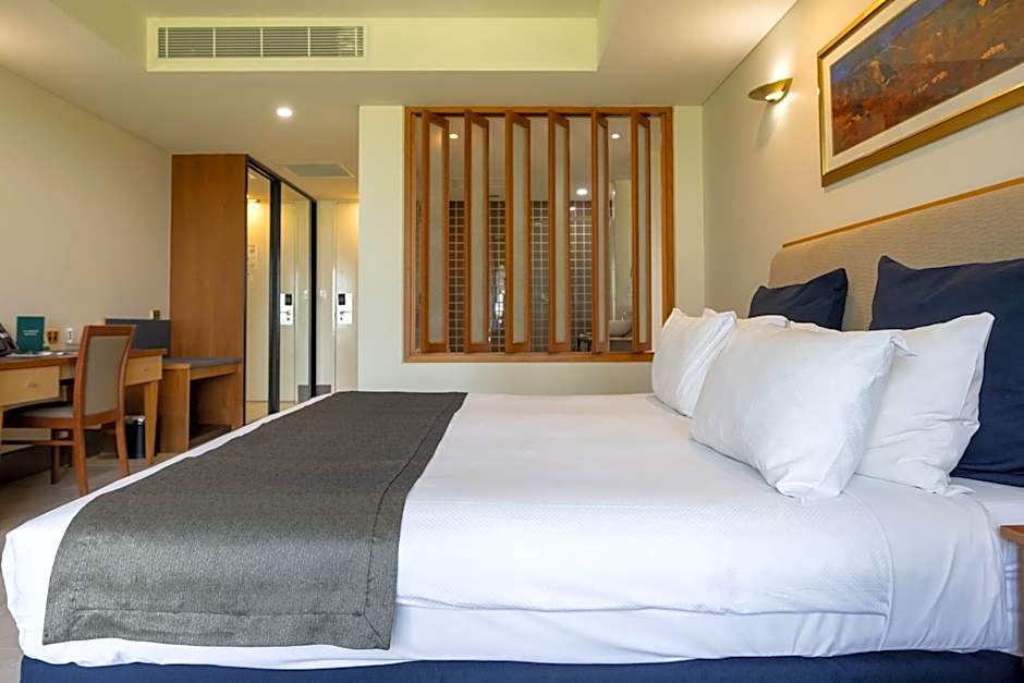 Photo 1 of 1 of Superior 1 King Bed, Ocean View