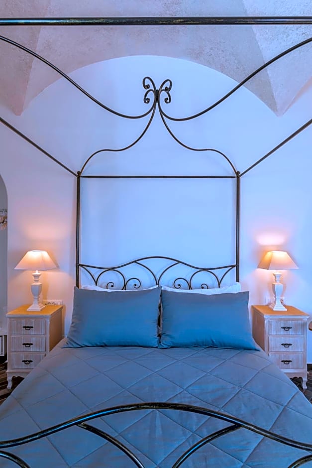 TRAMONTO SECRET VILLAS