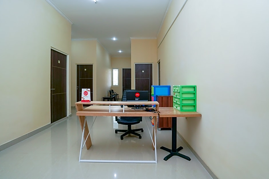 Oyo 1957 Riverside Residence