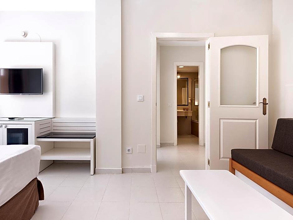 Sol Sancti Petri Aparthotel