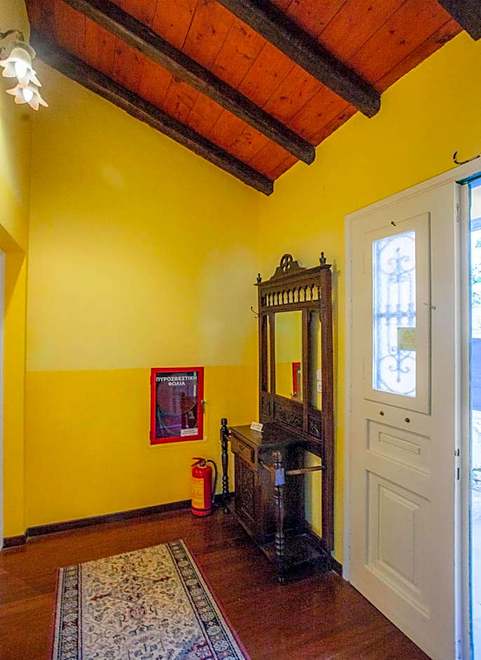 Byron Traditional Hotel