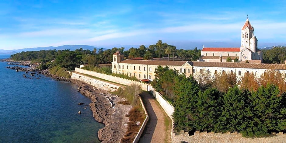 Hotel America