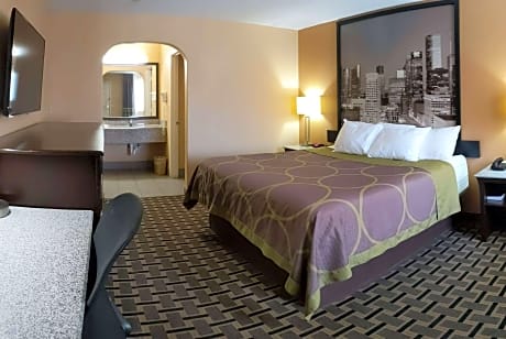 1 King Bed Non-Smoking