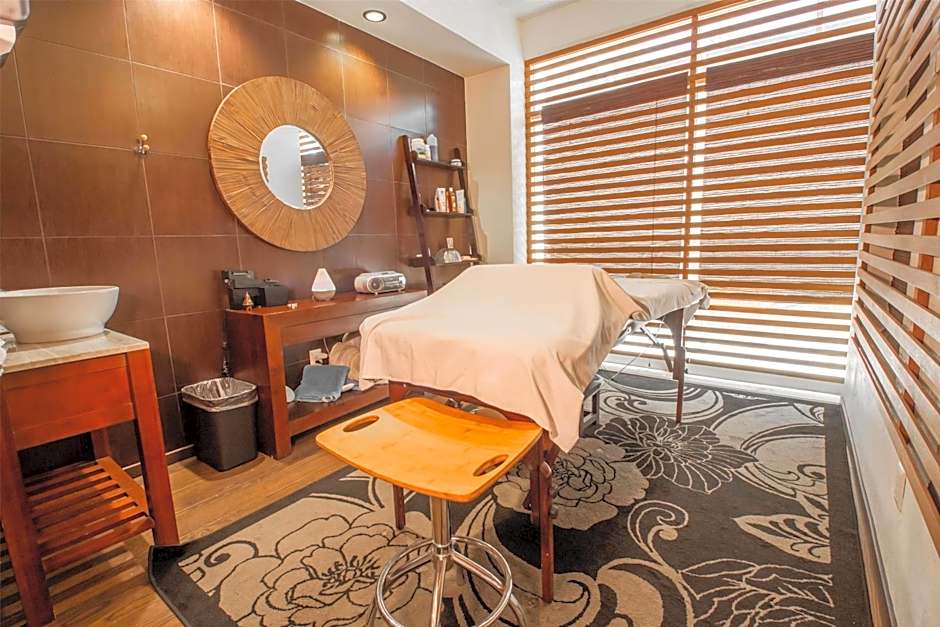 Hecthorny San Carlos Tequisquiapan, BW Signature Collection