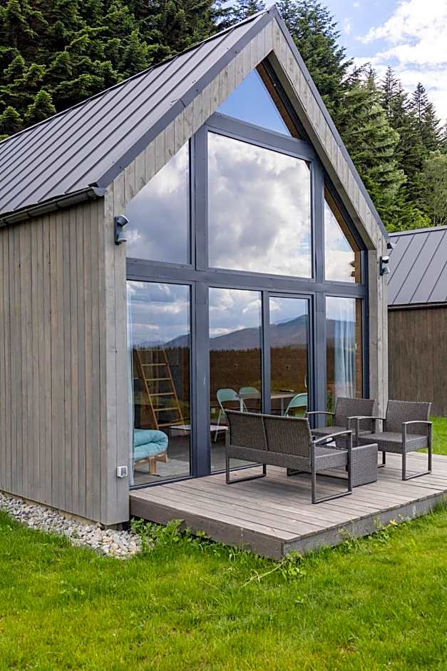 Stodoły Modyń - Domki w Beskidzie Wyspowym - staw kąpielowy, balia, sauna, grota solna - widok na góry