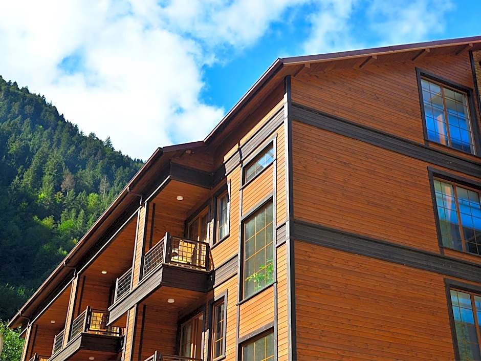 Inanlar Deluxe Hotel & Bungalow