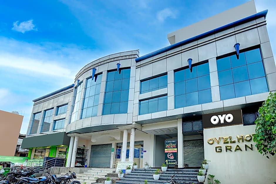 Collection O Ovel Hotel Grand