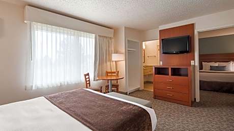 Suite with Sofa Bed - Non-Smoking