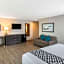 La Quinta Inn & Suites by Wyndham Las Vegas Nellis