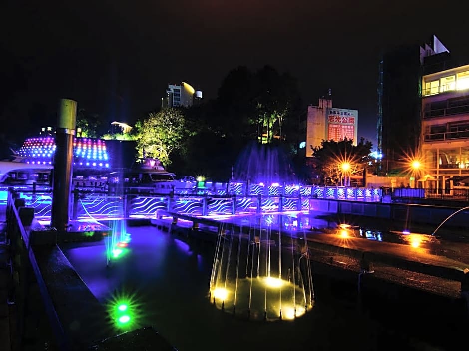 Sun Moon Lake Karuizawa Villa B&B