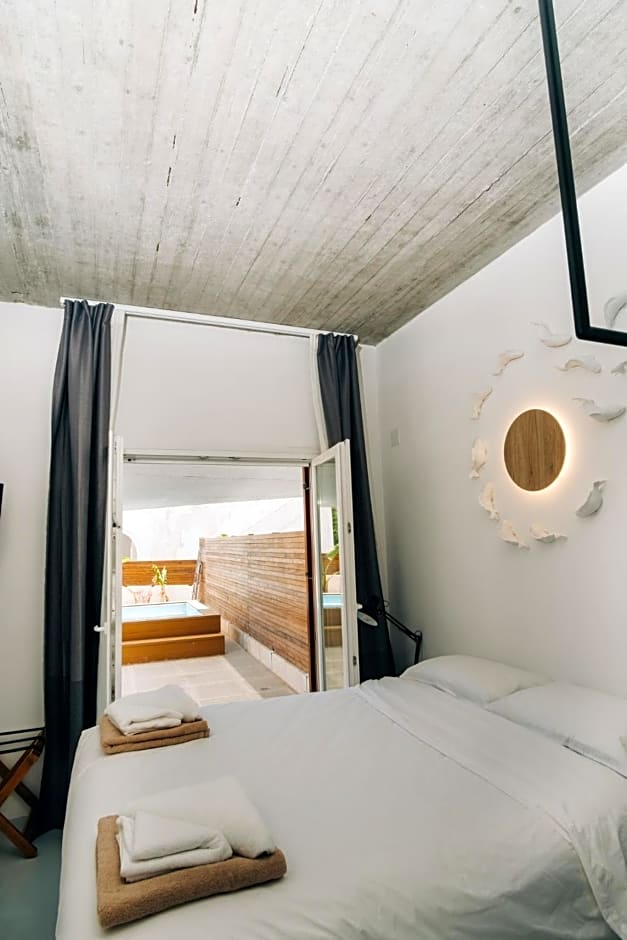 Mesanto Luxury Suites