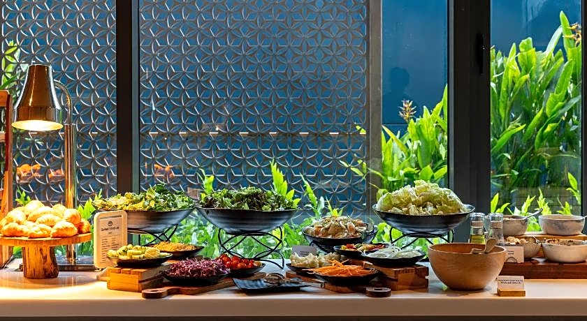 Holiday Inn Express Bangkok Soi Soonvijai By IHG