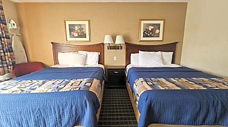 2 Double Beds Non-Smoking