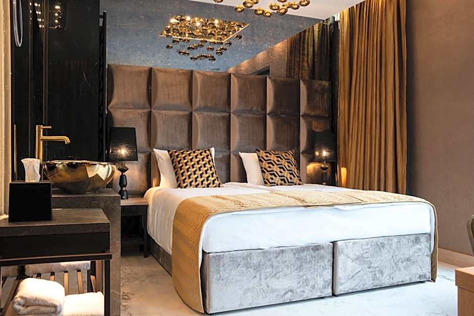 Art Suites Luxury Hotel