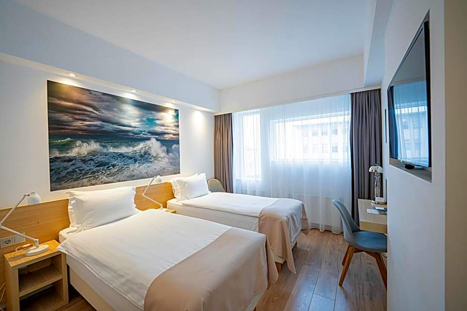 Storm Hotel by Keahotels