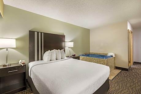 King Room with Spa Bath - Lake Side/Non-Smoking