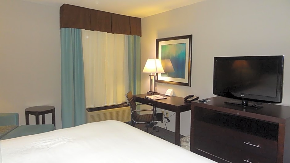 Holiday Inn Express Hotel Kansas City - Bonner Springs