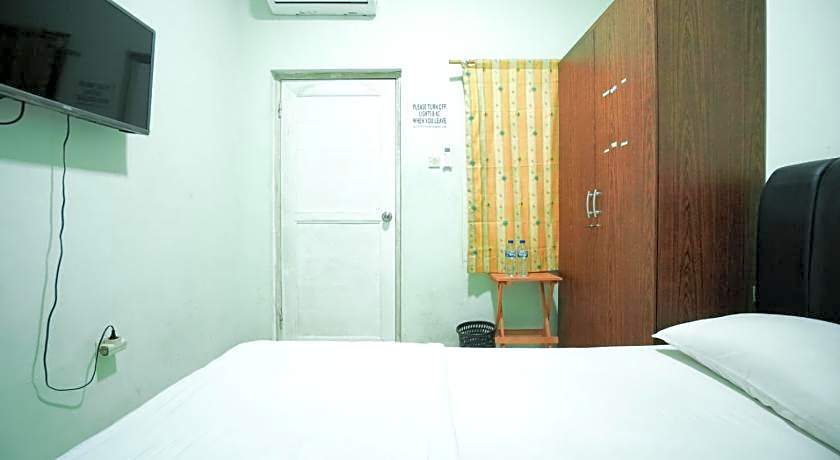 Mahkota Sivali near Soekarno Hatta Airport Mitra RedDoorz