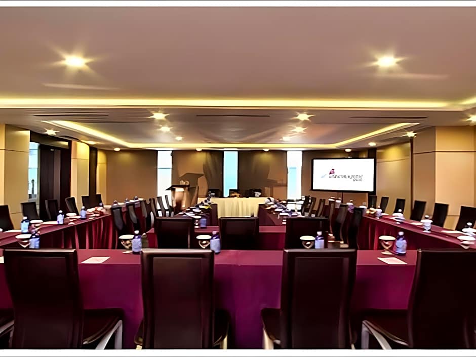 Orchardz Hotel Ayani