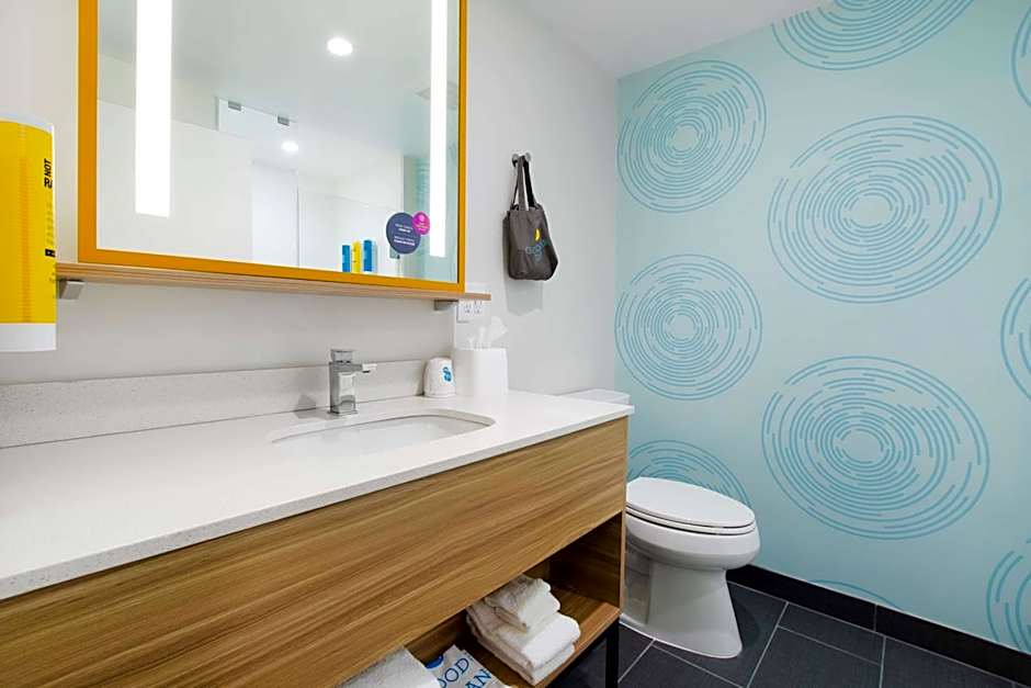 Tru by Hilton Chapel Hill