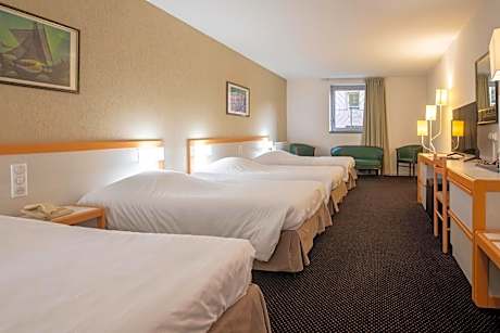 Classic Quadruple Room
