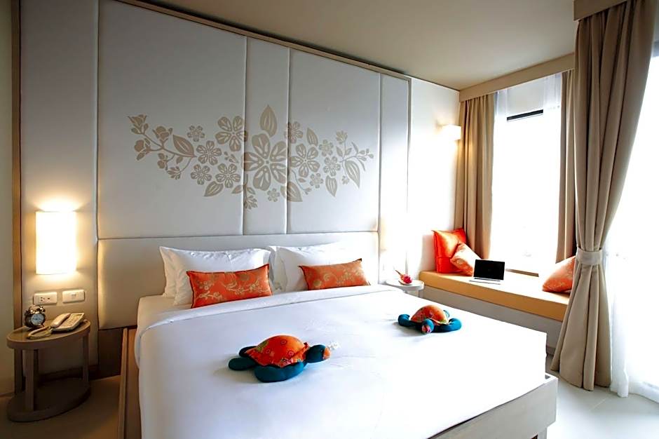 Proud Phuket Hotel (SHA Plus)