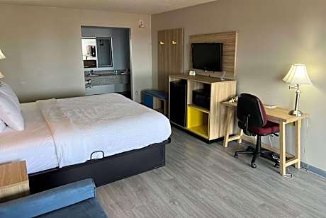 1 King Bed Non-Smoking