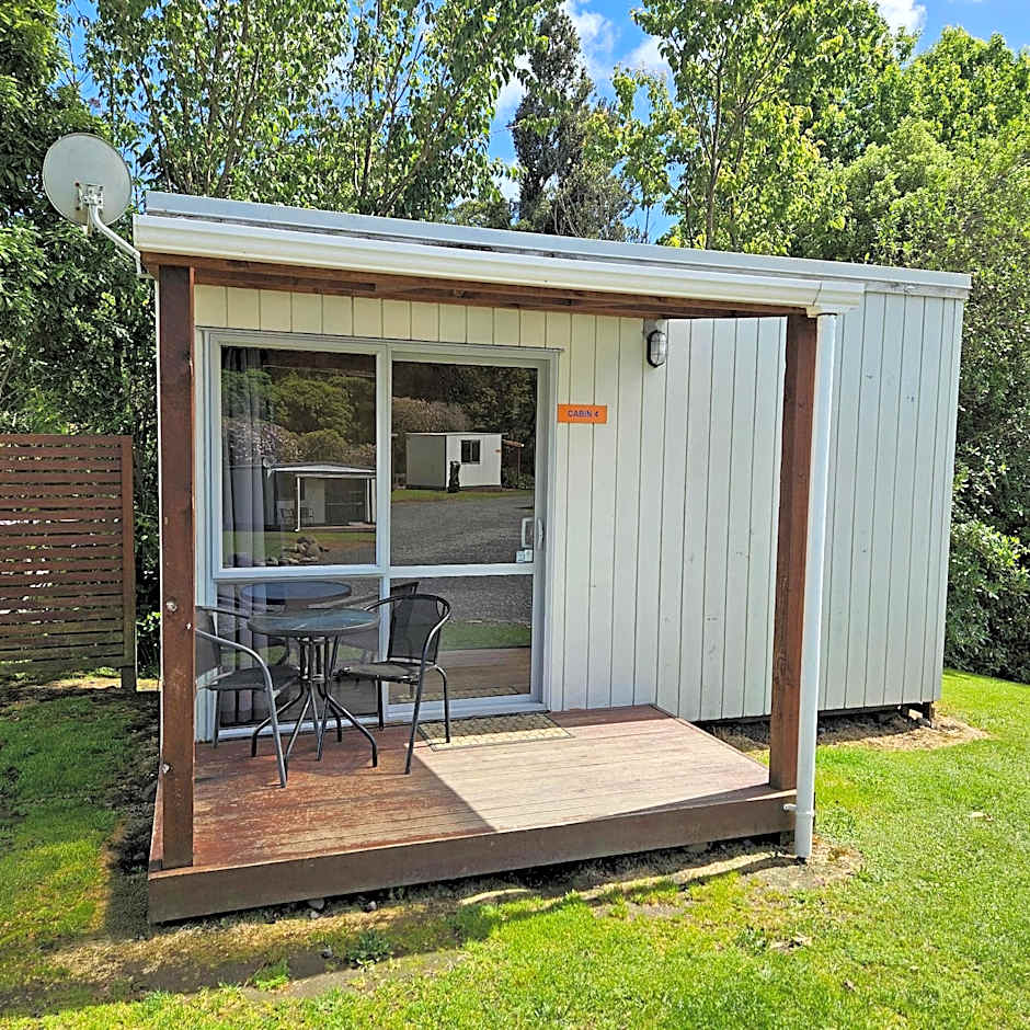 Sapphire Springs Holiday Park and Thermal Pools